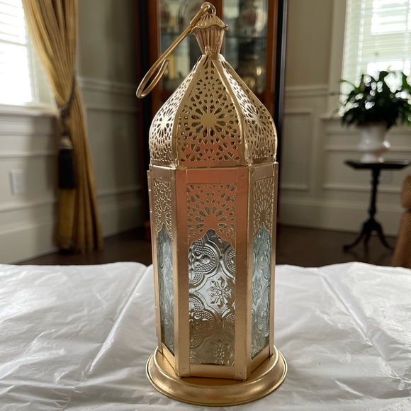 GlobeIn Accents Handmade Medium Metal And Etched Glass Tea Light